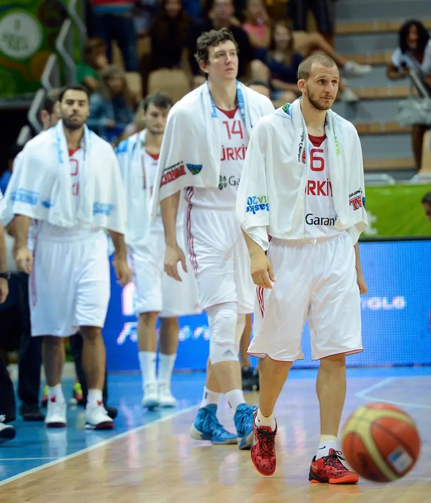 Devler mağlubiyetle kapadı 