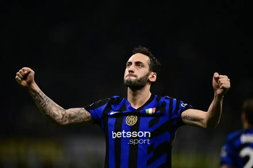 Hakan Çalhanoğlu'ndan ters köşe: "Sakatım" dedi maça çıkmadı 4