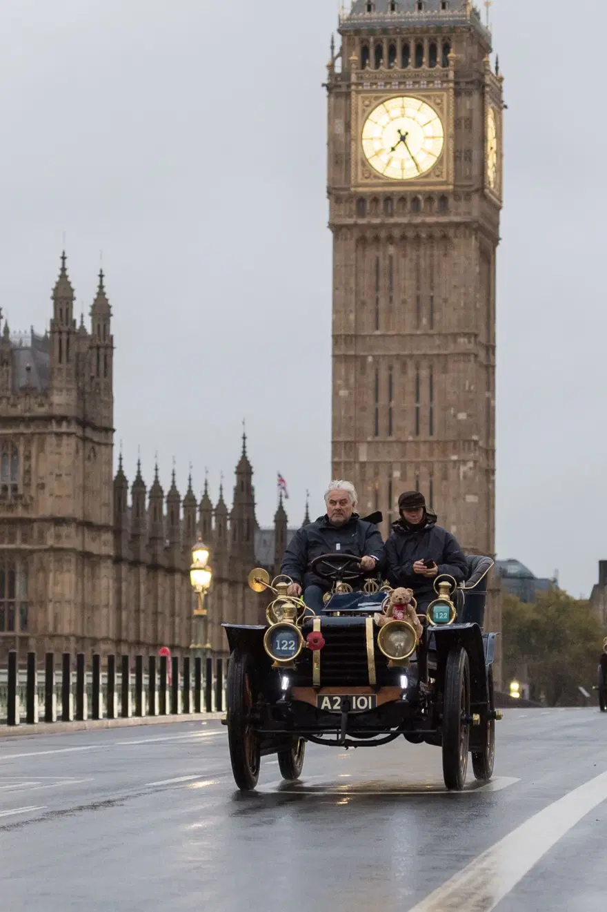 Londra‘da antika otomobiller yarıştı 14