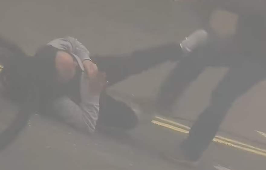 EYLEMCİNİN YÜZÜNE TÜKÜRDÜ 1