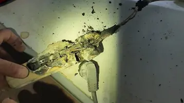 Prizdeki uzatma kablosu evi yakıyordu