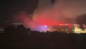 Muş'ta lastik deposu yandı