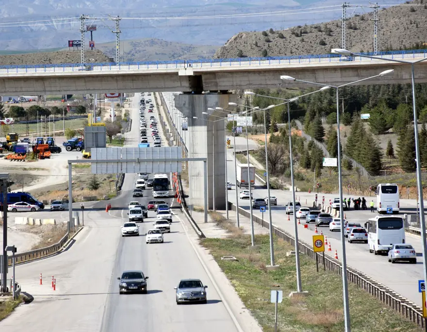 43 ilin geçiş güzergahında bayram yoğunluğu 10