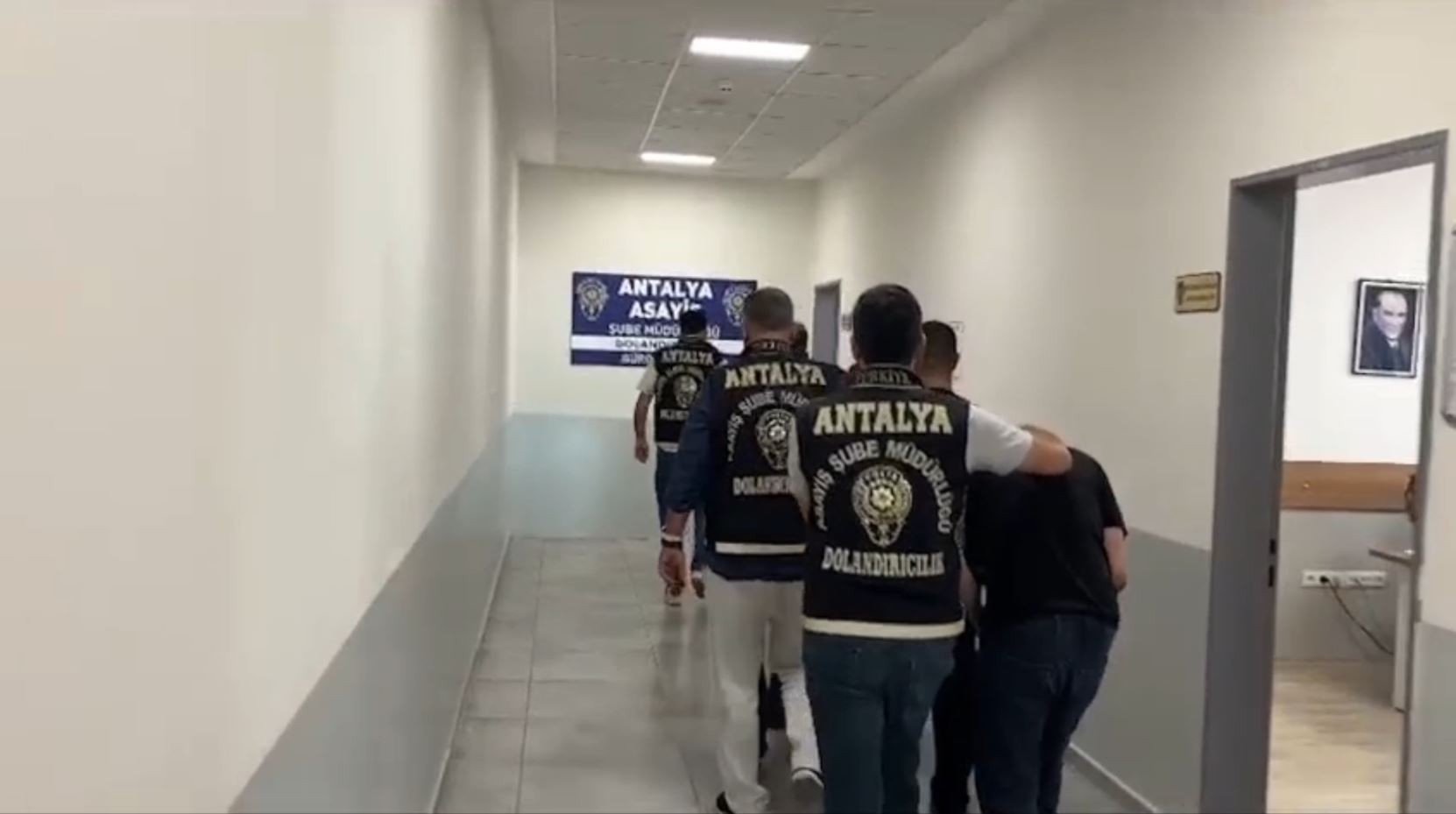 22 ilde nitelikli dolandırıcılık operasyonu. Çok sayıda gözaltı var