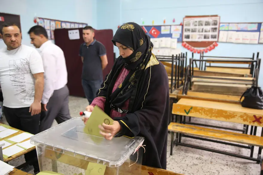 Deprem bölgesinde seçimin ikinci turu 11