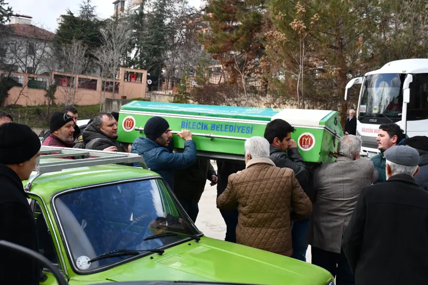 29 yıldır gözü gibi baktı: Vasiyeti yerine getirildi, "Murat 124" ile tabutu taşındı 7