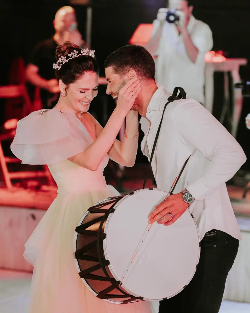 Doğum için gün sayan Berk Oktay ile Yıldız Çağrı Atiksoy'dan yeni pozlar 