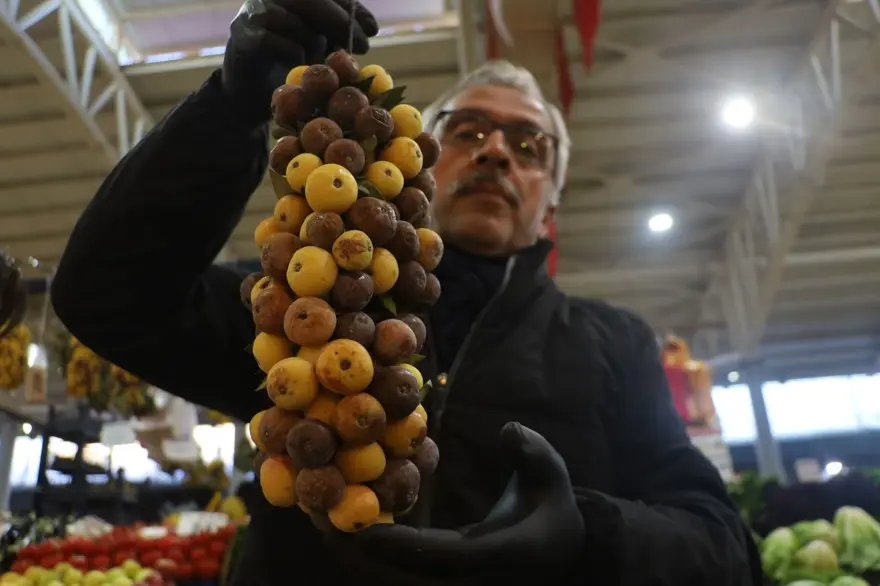 2 yılda bir yetişiyor, pazarda 300 lira: Çürüyünce tüketilen şifa meyvesi 3