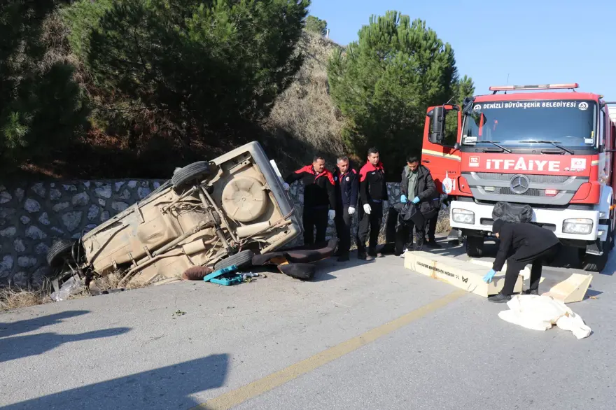 Refüjü aşan otomobil, istinat duvarına çarptı: 1 ölü, 2 yaralı 3