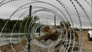 Pentagon Meksika sınırına bin asker daha gönderiyor