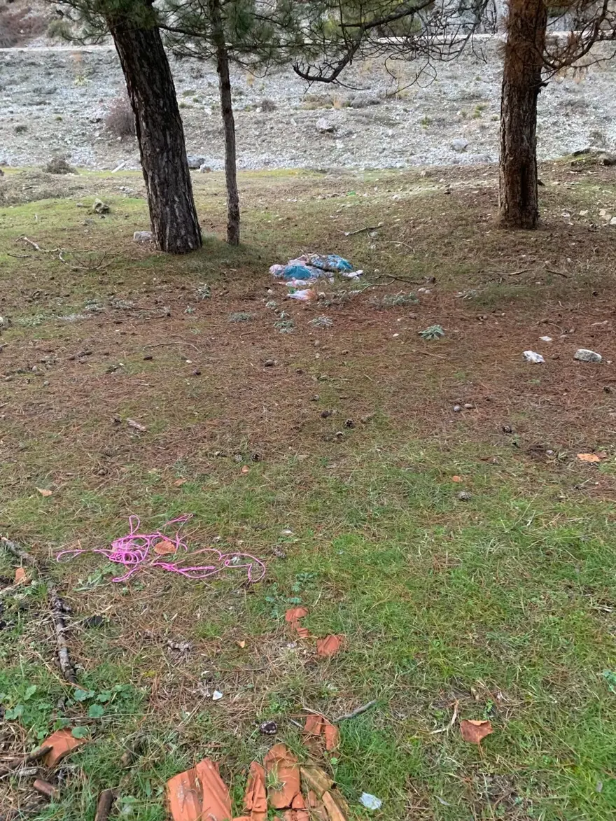 Doğa harikası çöp yığınlarıyla doldu: Ortaya çirkin görüntüler çıktı 4 Doğa harikası çöp yığınlarıyla doldu: Ortaya çirkin görüntüler çıktı 4