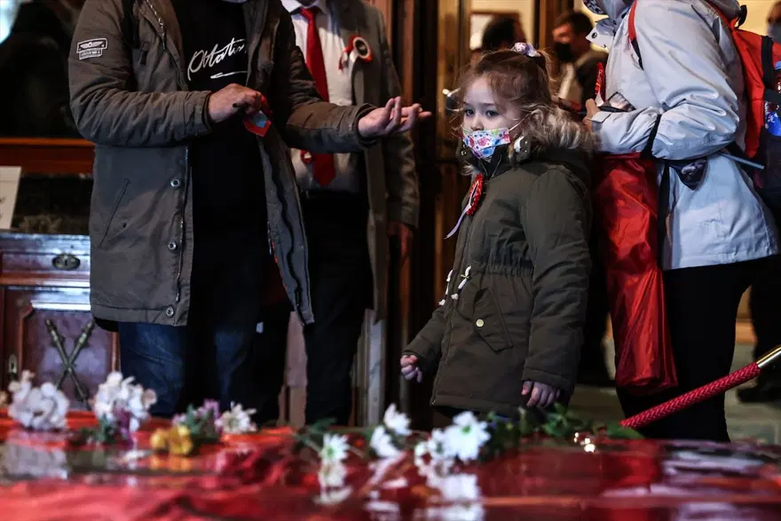 Büyük Önder Atatürk Dolmabahçe'de anıldı 3
