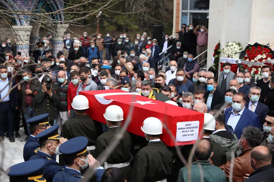 Şehit Pilot Burak Gençcelep'e veda 13