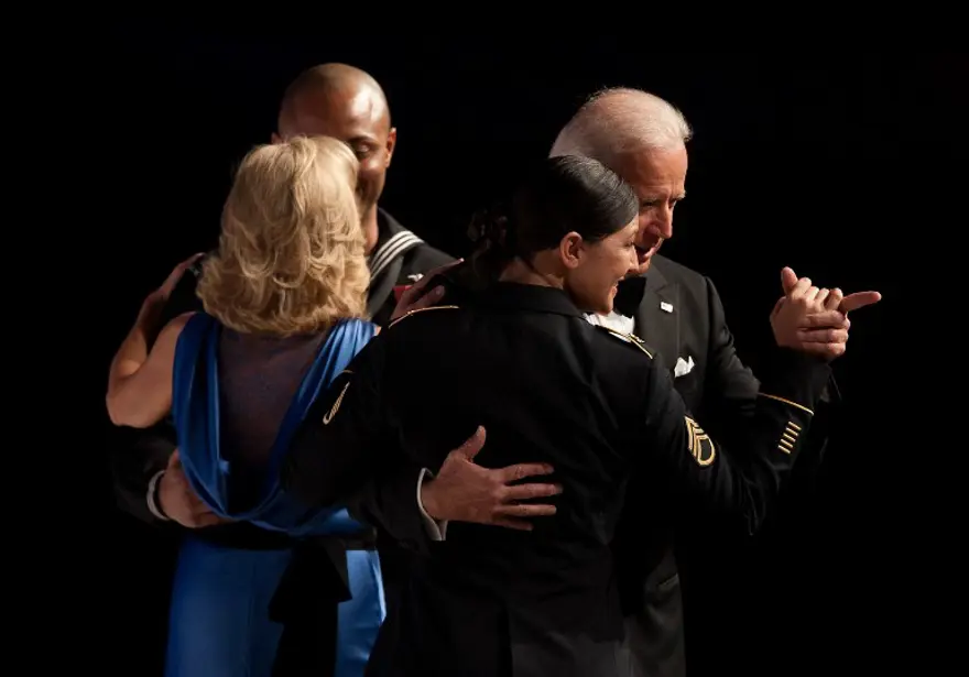 Obama çiftinden romantik dans 16 Obama çiftinden romantik dans 16