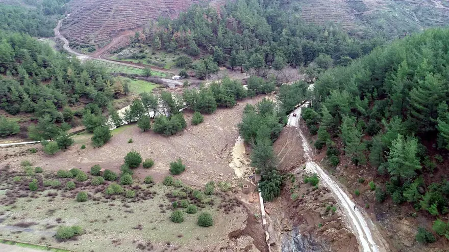 İzmir'de Yeniköy Sulama Göleti tehlike oluşturdu, 30 hane boşaltıldı 5