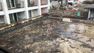 Enez’de deniz taştı: İş yerleri ve yolları su bastı