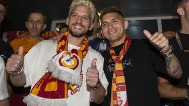 SON DAKİKA: Galatasaray'ın yeni transferleri Mertens ve Torreira İstanbul'da