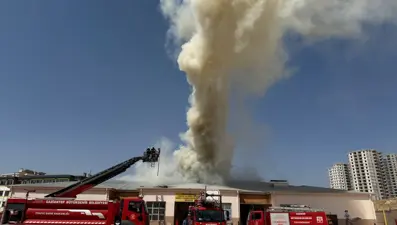 Gaziantep'te meslek lisesinin atölyesinde yangın