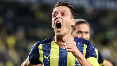 Mesut Özil'den Afrika'daki çocuklara sağlık desteği