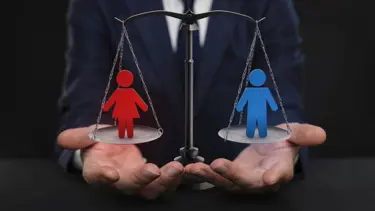 Her on kişiden dokuzu kadınlara karşı önyargılı