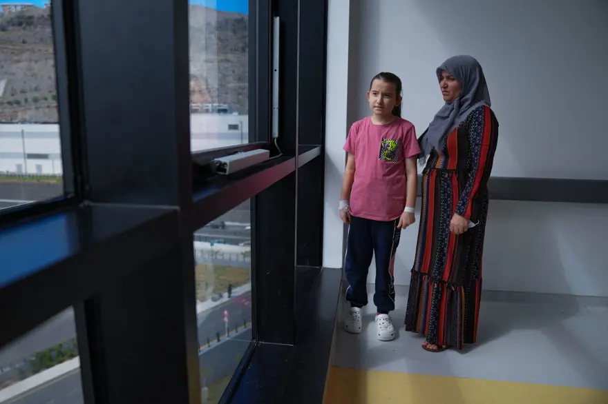 12 yaşındaki kızın kalbinden 10 santimlik kitle çıkarıldı 10