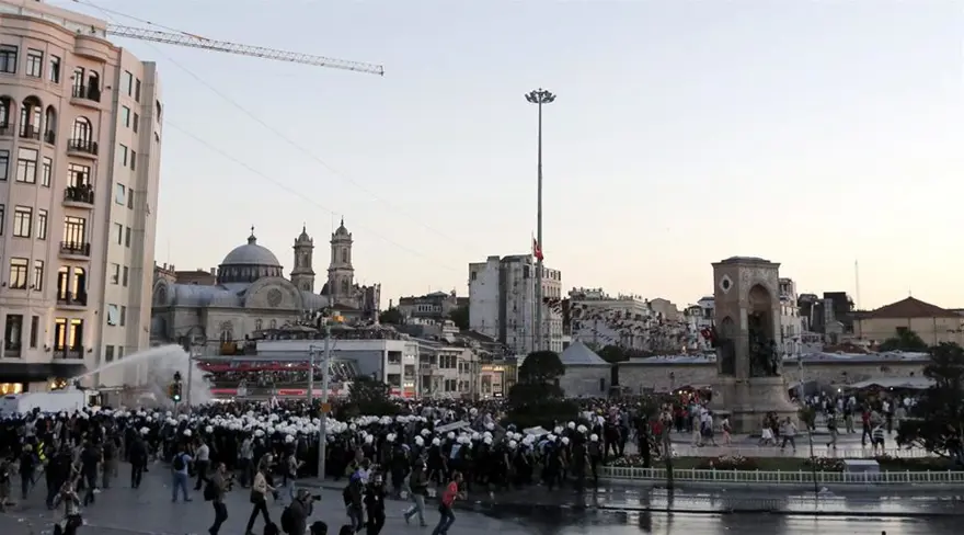 Taksim'de gerginlik 86