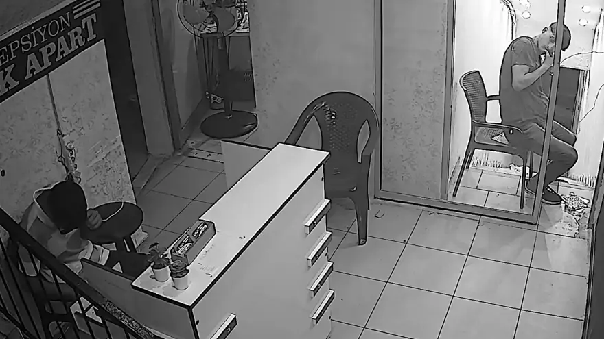 Güneş gözlüğü takıp apart oteli soydular 1