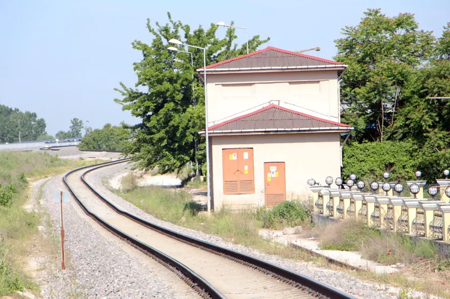 Halkalı-Kapıkule Hızlı Tren Hattı’nda inşa süreci sürüyor: Seyahatsüresi 1 saat 30 dakikaya düşecek Halkalı-Kapıkule Hızlı Tren Hattı’nda inşa süreci sürüyor: Seyahatsüresi 1 saat 30 dakikaya düşecek