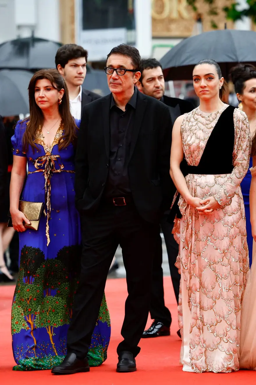 Merve Dizdar Cannes Film Festivali'nde en iyi kadın oyuncu ödülünü aldı 18