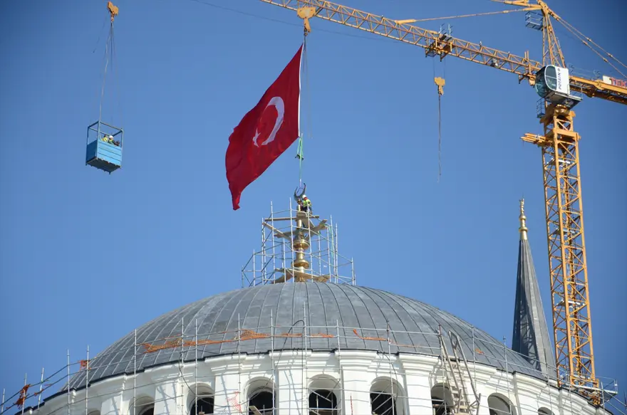 Çamlıca Camisi'nin alemi törenle yerleştirildi 8 Çamlıca Camisi'nin alemi törenle yerleştirildi 8