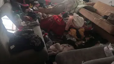 Mersin'de daireden 3 traktör çöp çıktı