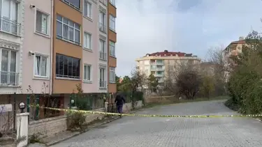 İstanbul'da bina önünde el bombası paniği