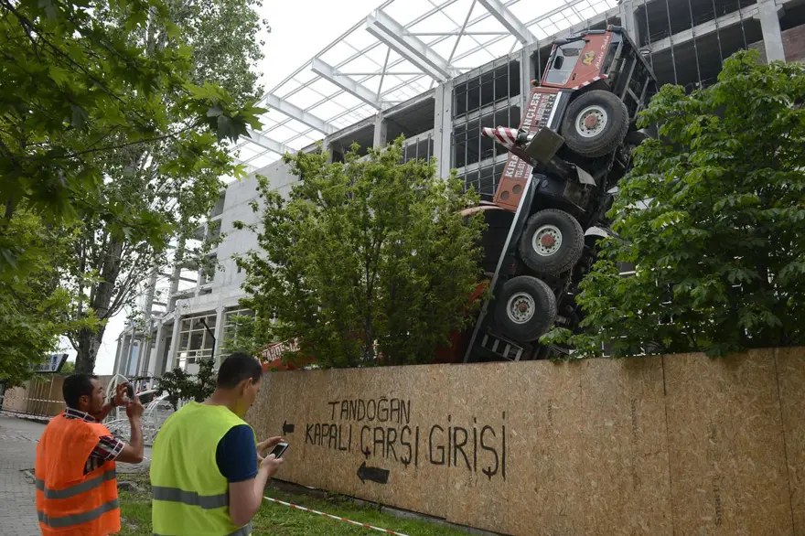 YHT Garaj inşaatında kaza 6