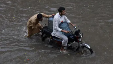 Selde yıkılan kanalı onarmaya çalışan 7 gönüllü toprak altında kaldı