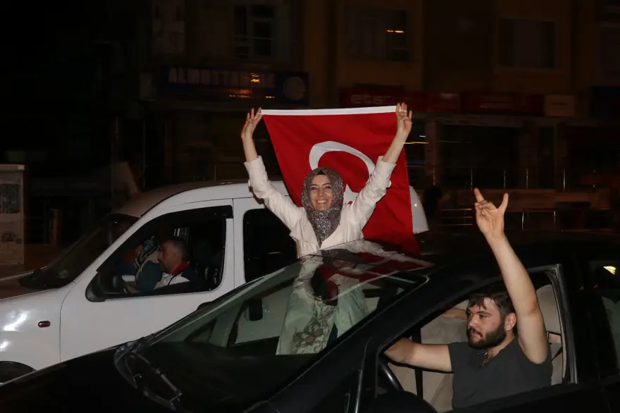 Türkiye genelinde seçim kutlamaları 10