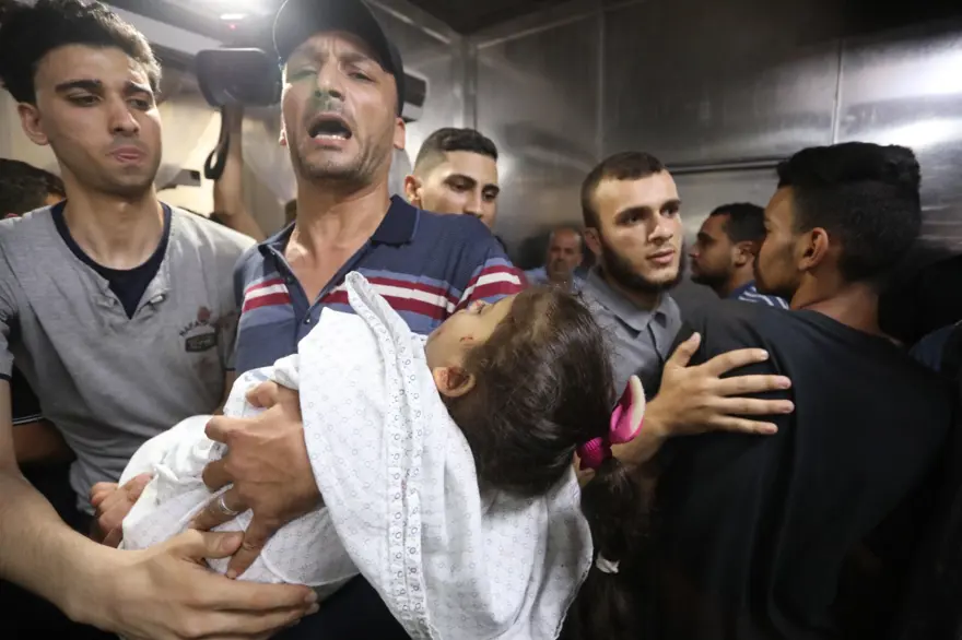 Tansiyon yükseldi: İsrail saldırılarının ardından Gazze'den roketler fırlatıldı 1