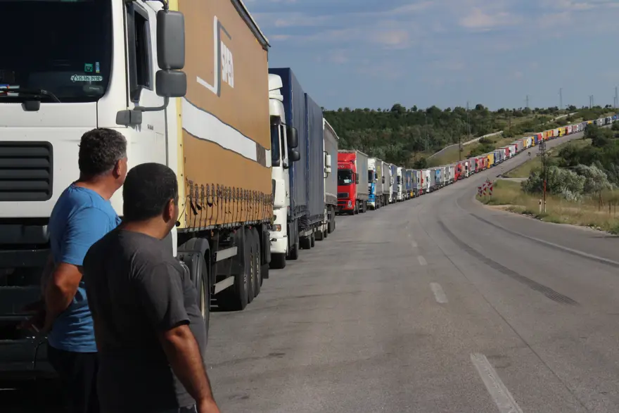 Kapıkule Sınır Kapısı'nda uzun araç kuyruğu 