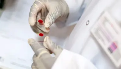 Almanya’da yaşayan Türk doktordan hastaya özel kanser tedavisi