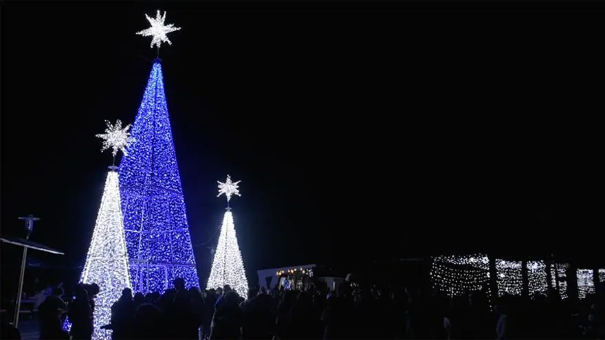 Kolombiya'da tarihi Tuz Katedrali Noel öncesi ışıklarla donatıldı 