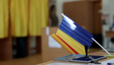 İlk seçim iptal edilmişti: Romanya, cumhurbaşkanını seçmek için sandık başında