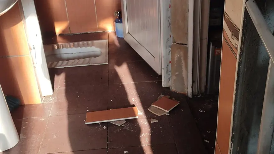 Uzundere'de sabaha karşı göçük meydana geldi: Ev ve iş yerleri zarar gördü 3