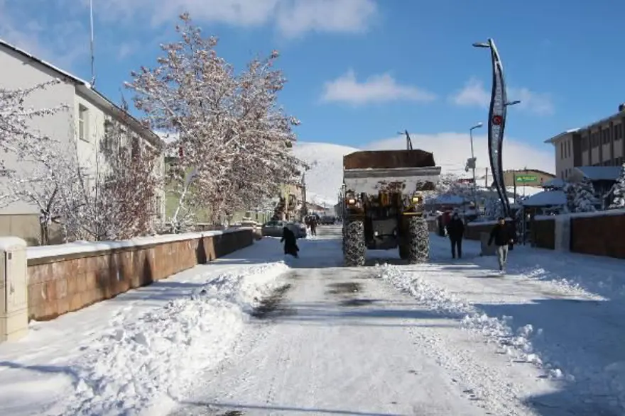 Karlıova'da kar yağışına rağmen 'kuraklık' korkusu 8