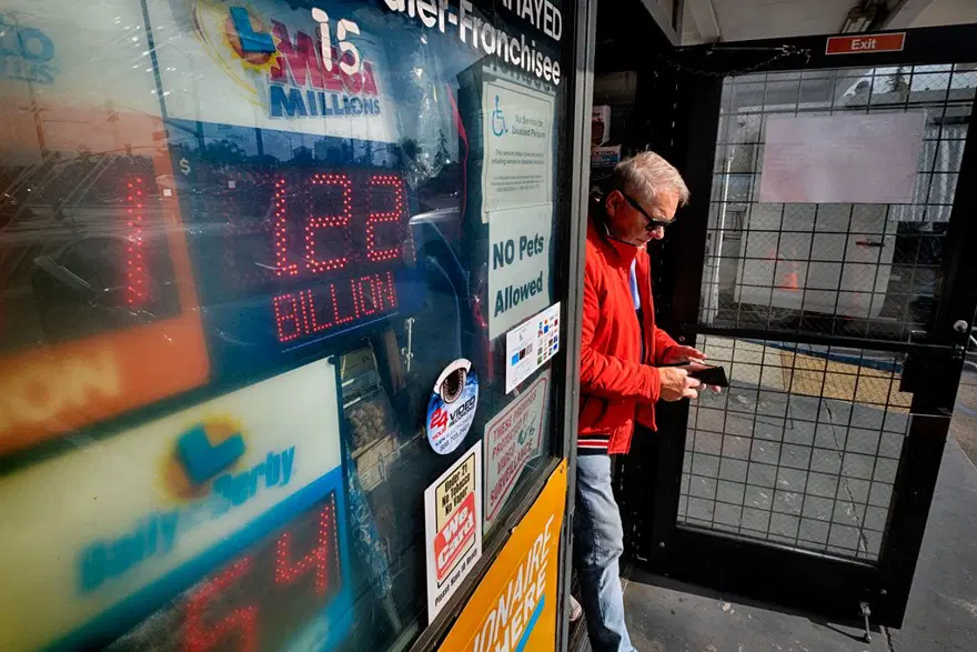 Mega İkramiye'de zor karar: Tek seferde 549 milyon mu, 30 yılda 1 milyar dolar mı? 1
