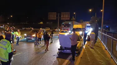 Otoyolda kuralsız geri dönüş kazası: İkisi çocuk dört yaralı
