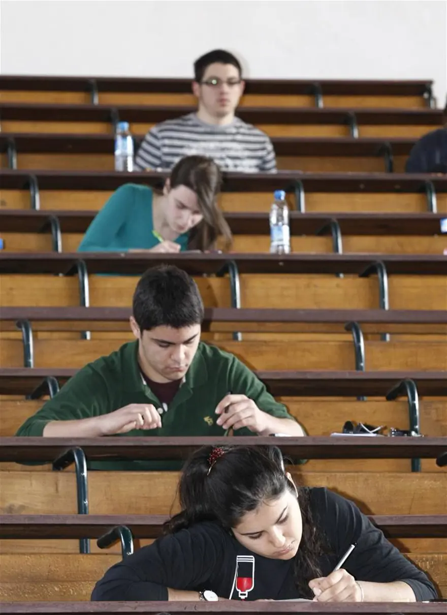 1.5 milyon aday ter döktü 16