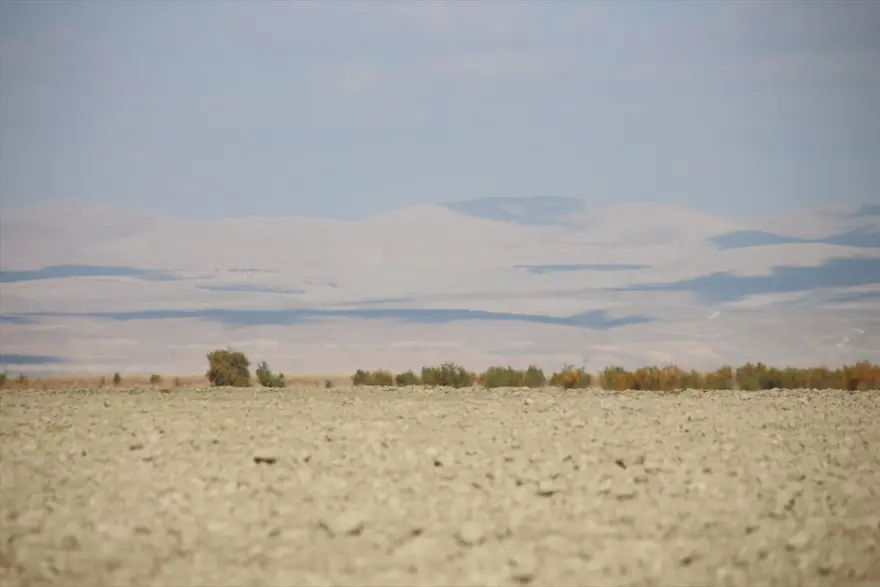 KURUYAN GÖLDEN SEVİNDİREN GELİŞME 2 KURUYAN GÖLDEN SEVİNDİREN GELİŞME 2