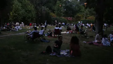 Maçka Parkı'nda sosyal mesafe var, maske yok