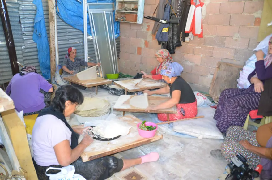 Bir kilo undan 500 tane çıkıyor! Antalyalıların vazgeçilmez lezzeti: Kış boyunca bayatlamıyor 7