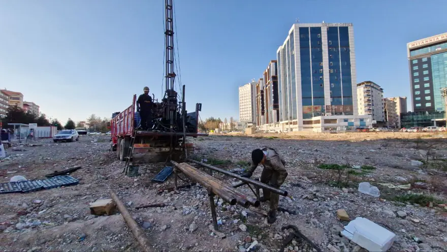 89 kişiye mezar olmuştu: Galeria Sitesi'nde ilk kazma vuruldu 3