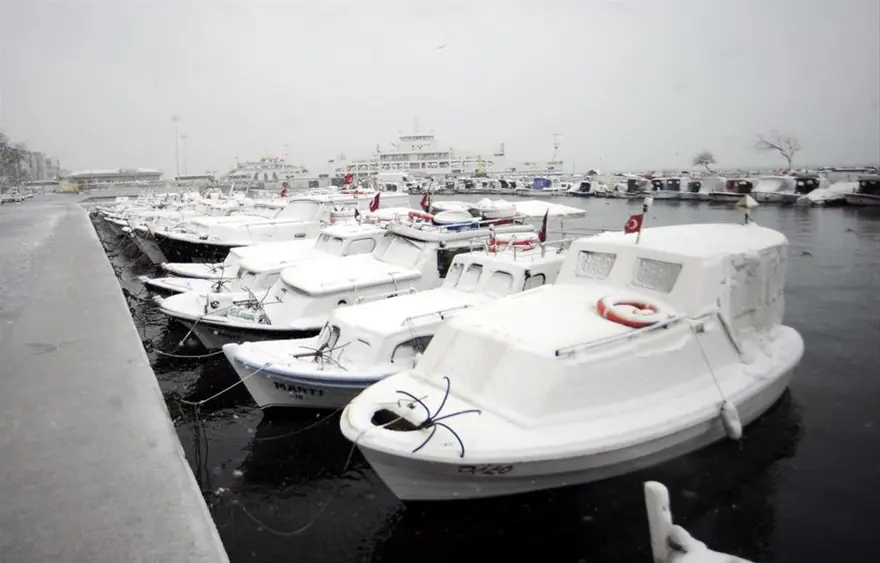 İstanbul'da kar yüzünü gösterdi 4